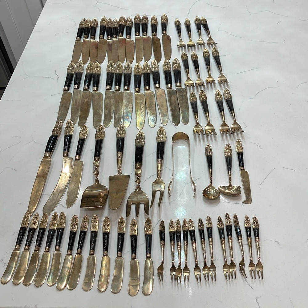 Vintage PCL SIAM Brass Wood BUDDHA
71 pieces